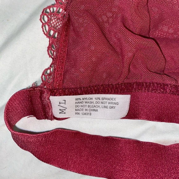 Raspberry bralette - Picture 3 of 3